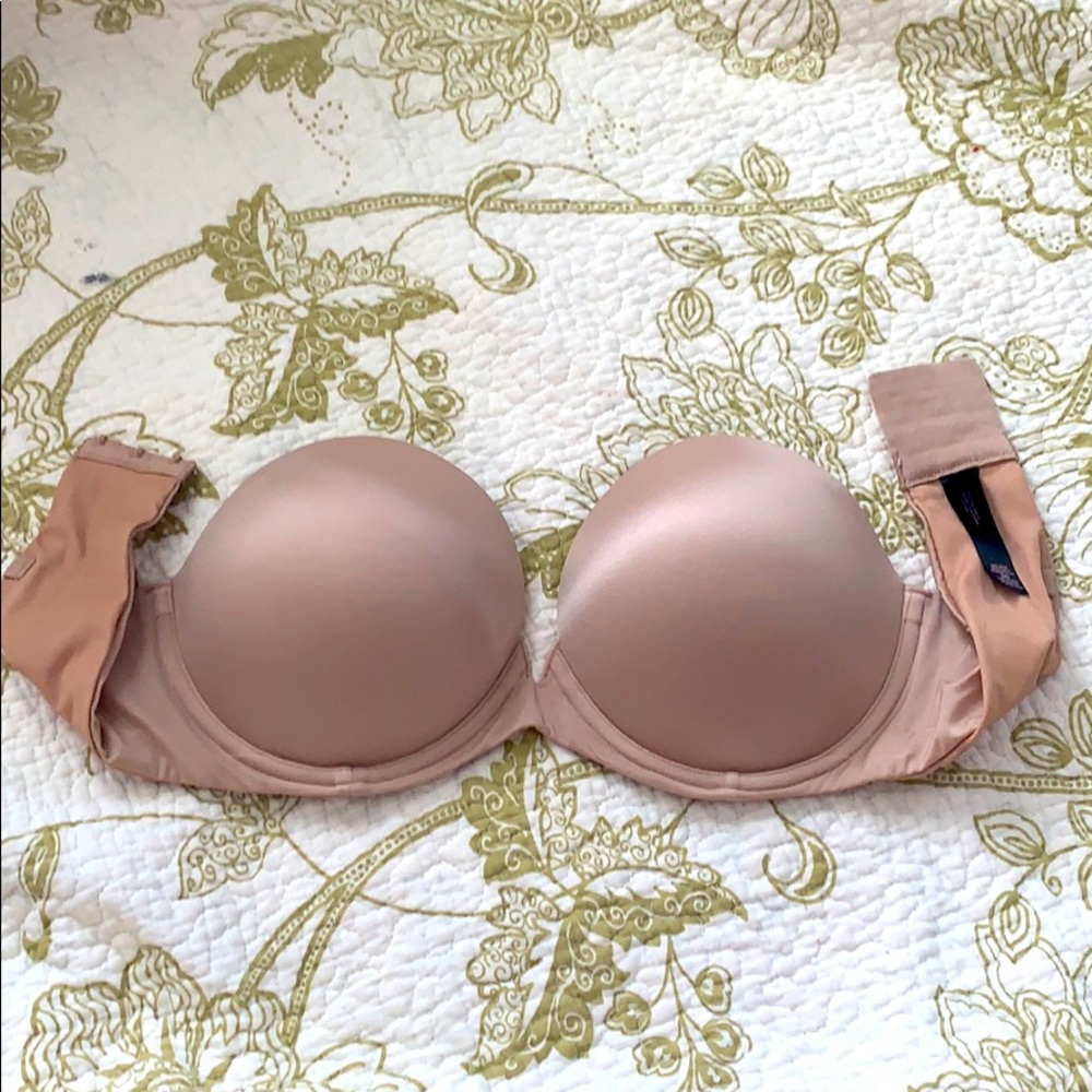 Strapless Victoria’s Secret push up